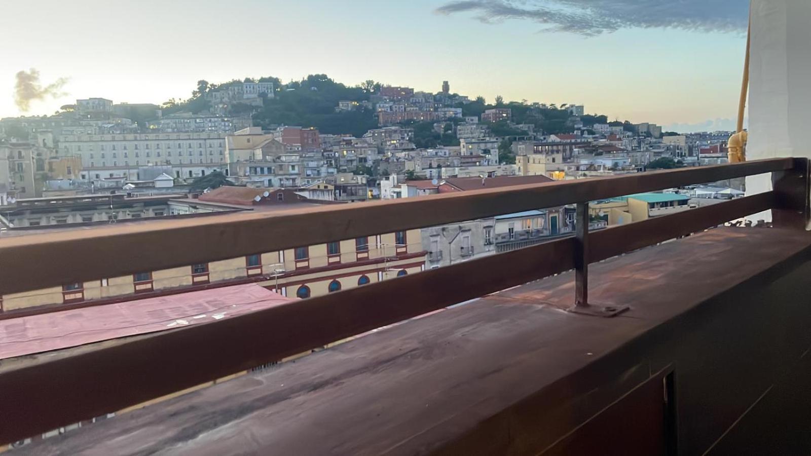 Faccia Gialla Napoli Casa Vacanze Екстериор снимка